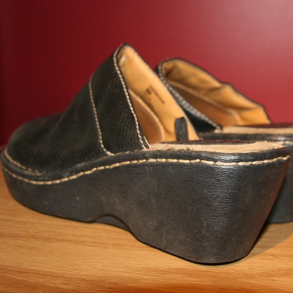 Dex Black Leather Clogs - Picture 4 of 4